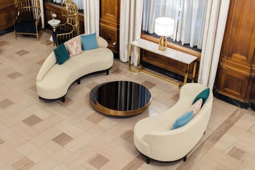 The Lord Nelson Hotel & Suites, Lobby sitting area