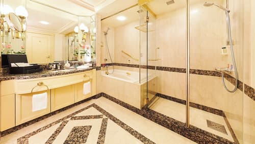 RIHGA Royal Hotel Osaka, Vignette Collection by IHG, Room