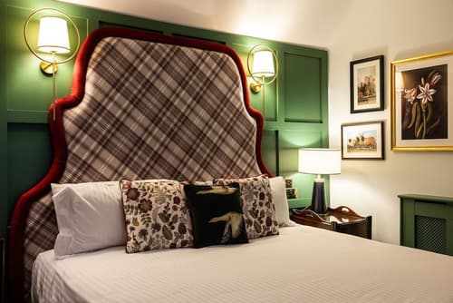 Somerville Hotel, Room