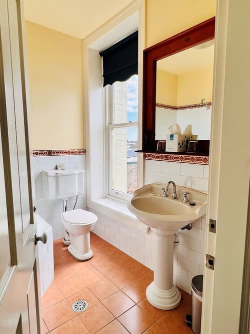 The Carrington Hotel, Room