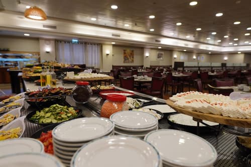 Caesar Premier Jerusalem, Dining