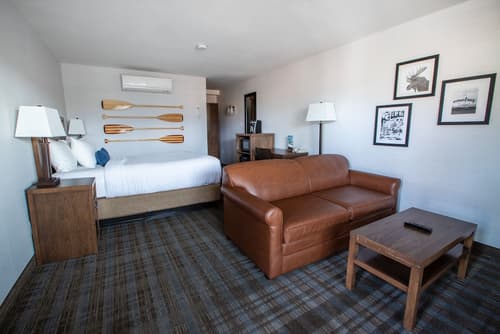 Pyramid Lake Lodge
