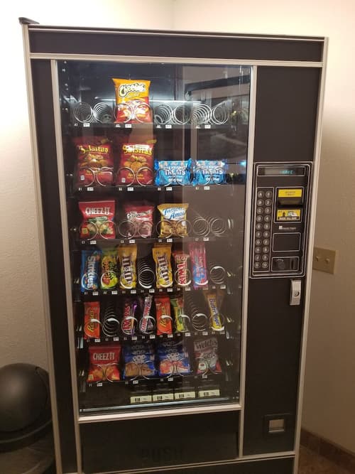 Super 8 by Wyndham Cody, Vending machine