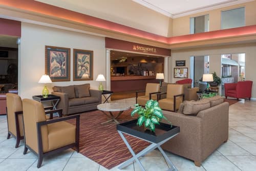 Ramada by Wyndham Kissimmee Gateway, Lobby