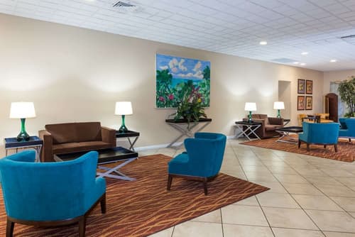 Ramada by Wyndham Kissimmee Gateway, Lobby