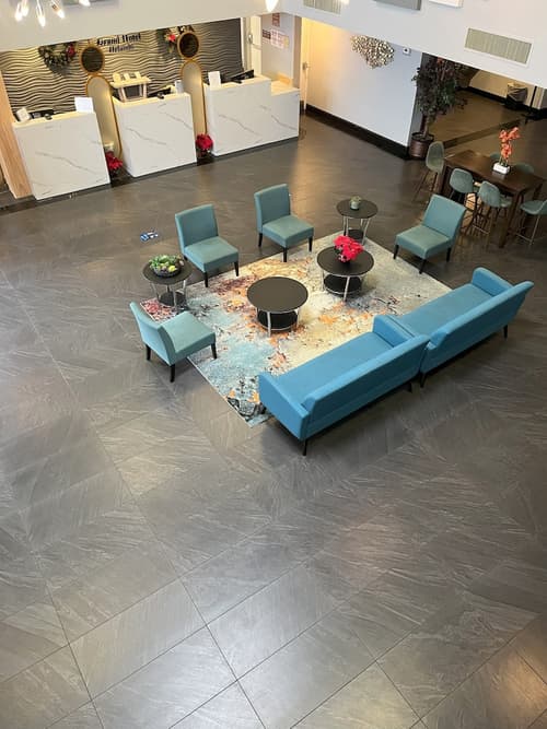 Grand Hotel Orlando at Universal Blvd - Shuttle to Theme Parks, Lobby sitting area