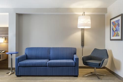 Holiday Inn Express Hotel & Suites Albuquerque Midtown by IHG, Room