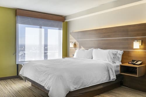 Holiday Inn Express Hotel & Suites Albuquerque Midtown by IHG