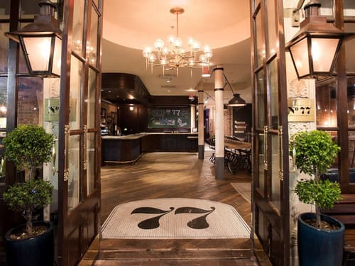 The Old No. 77 Hotel & Chandlery, Lobby lounge