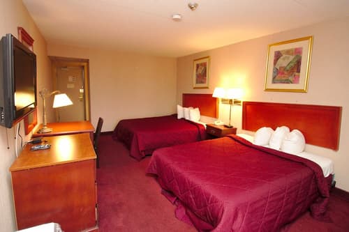 Niagara Lodge & Suites, Room