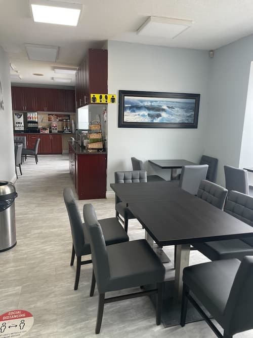 Niagara Lodge & Suites, Reception