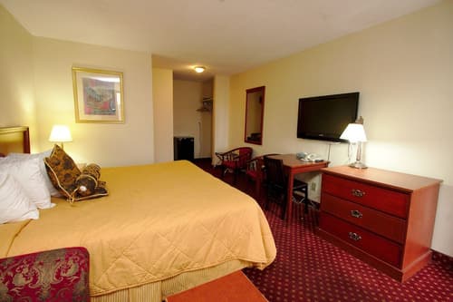 Niagara Lodge & Suites, Room