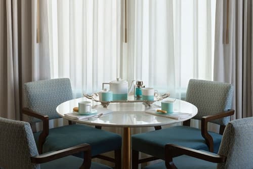 The Georgian Hotel, Room