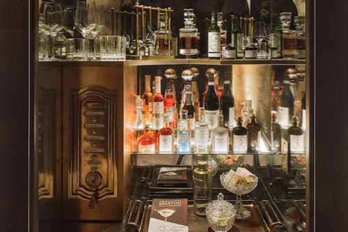 The Georgian Hotel, Room