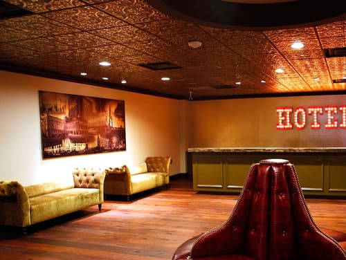 Golden Gate Hotel and Casino, Lobby sitting area