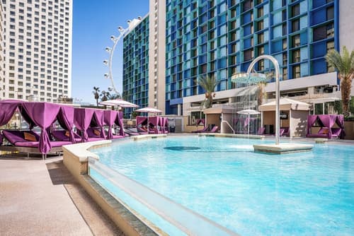 Harrah’s Las Vegas – A Caesars Rewards Destination, Pool