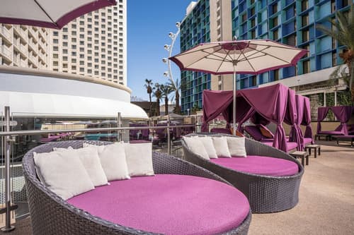 Harrah’s Las Vegas – A Caesars Rewards Destination, Pool