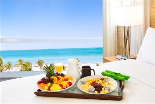 Holiday Inn Miami Beach - Oceanfront by IHG