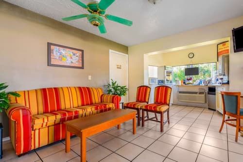 Econo Lodge Crystal River, Lobby