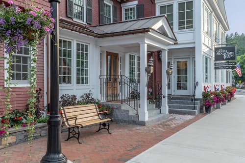 Green Mountain Inn, Front of property