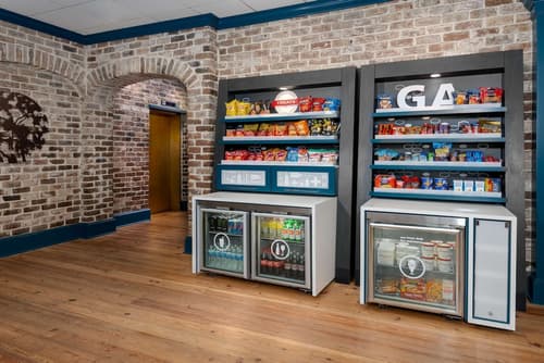 Hampton Inn Savannah-Historic District, Snack bar