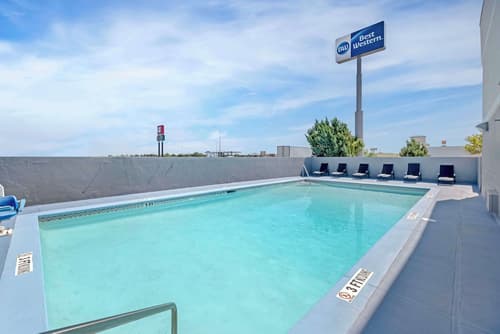 Best Western Santa Fe, Outdoor pool