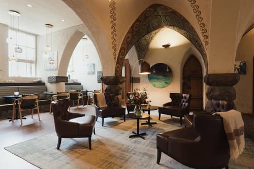 Home Hotel Jugend, Lobby