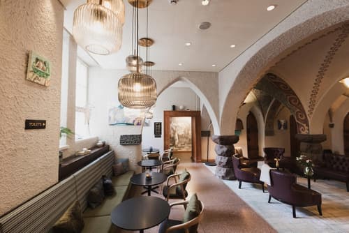 Home Hotel Jugend, Lobby