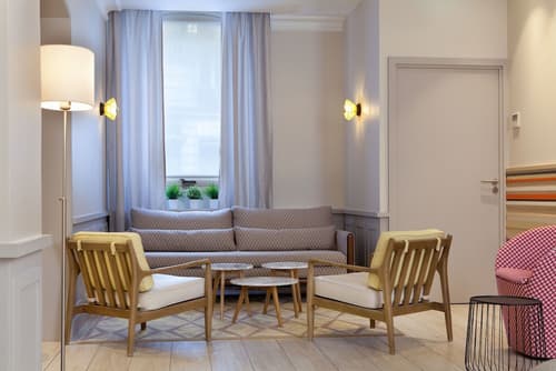 Hotel Berne Opera, Lobby sitting area