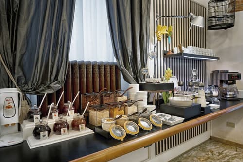 De La Pace, Sure Hotel Collection by Best Western