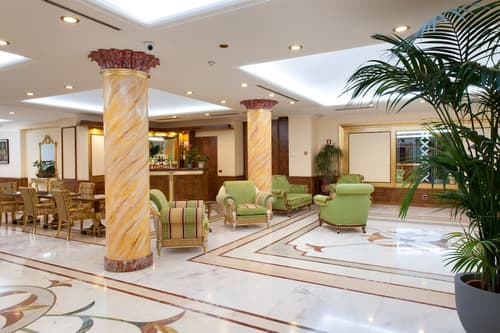 Marconi Hotel, Lobby sitting area