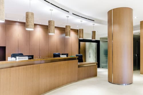 Hotel Reina Cristina, Reception