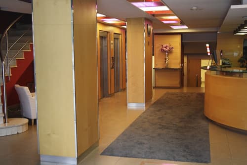 Hotel Abbot, Reception