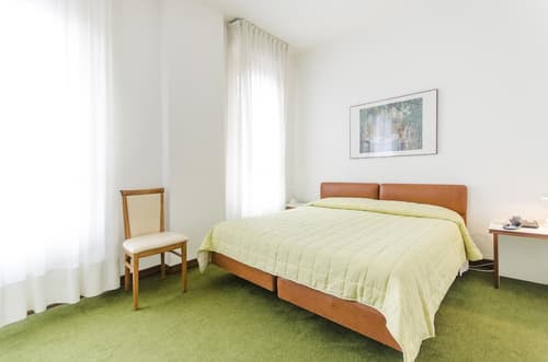 Hotel Molise 2, Primary image
