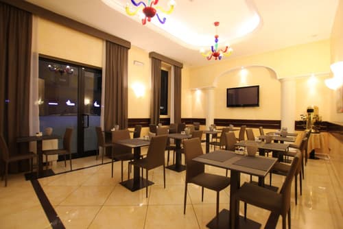 Mokinba Hotels Baviera, Dining