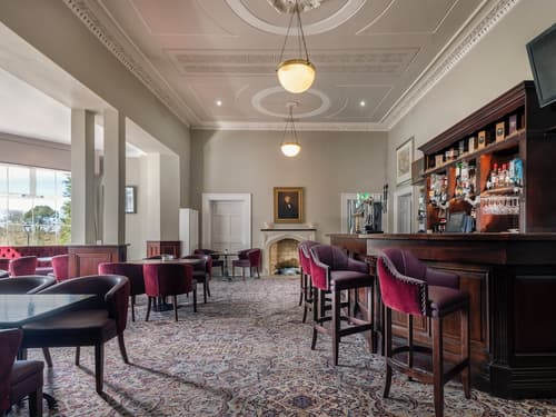 Castle Oaks House Hotel