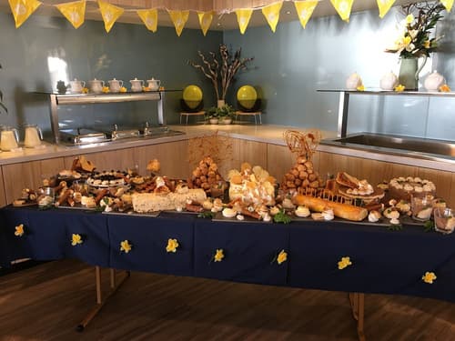 Beachfront Hotel, Restaurant