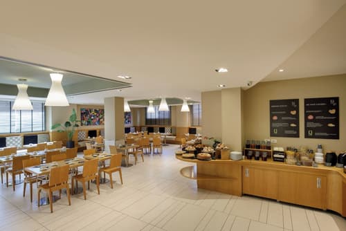 Best Western Globus Hotel, Breakfast area