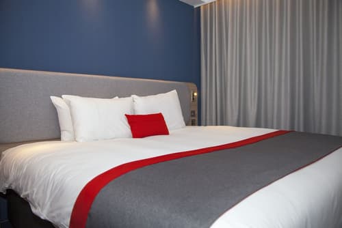 Holiday Inn Express Cardiff Bay by IHG, Room