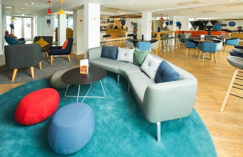 Holiday Inn Express Cardiff Bay by IHG, Lobby