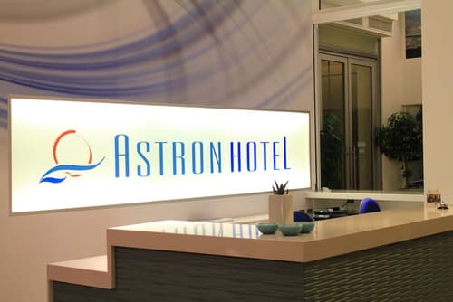Astron Hotel, Reception