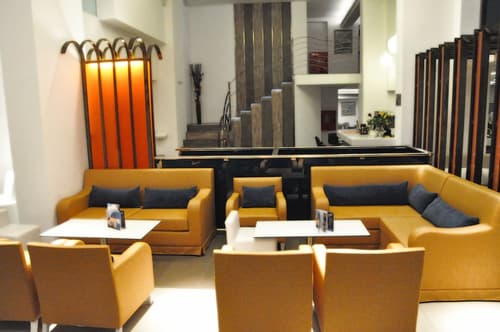 Astron Hotel, Lobby lounge