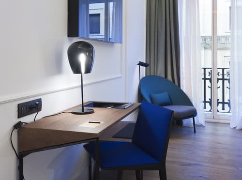 One Shot Reina Victoria, Room