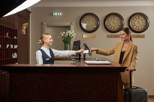 Ratonda Centrum Hotels, Reception