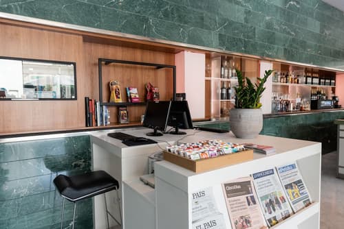 Aparthotel Atenea Barcelona, Reception