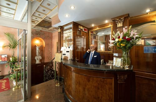 Hotel Vittoria, Reception