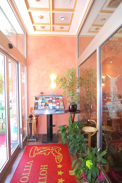 Hotel Vittoria, Reception