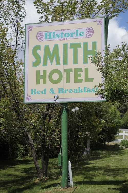 Historic Smith Hotel B&B, Property grounds