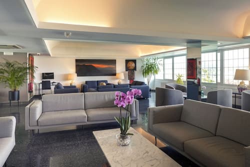 Hotel Avenida, Reception