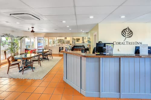 Coral Tree Inn, Reception